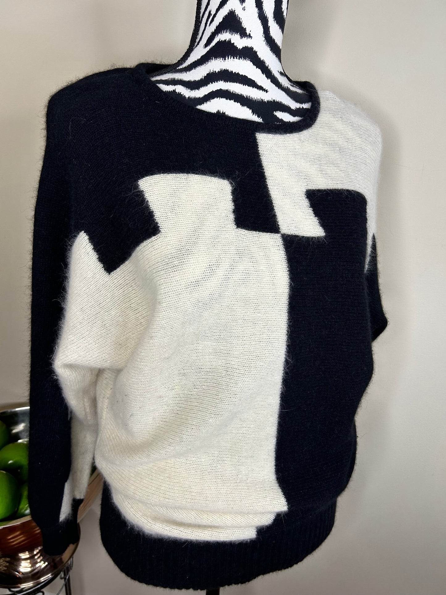 I.B. Diffusion Black and White Sweater